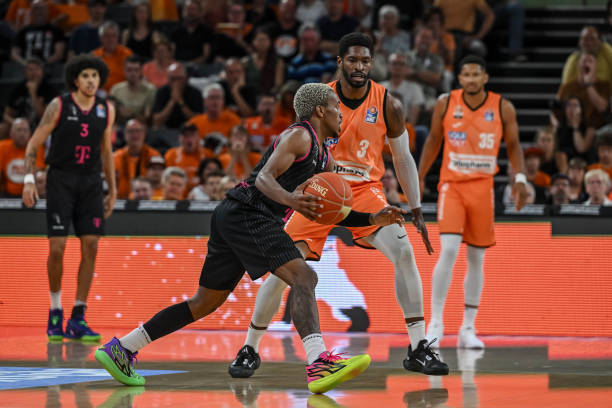 阿尔马达的 阿尔马达的