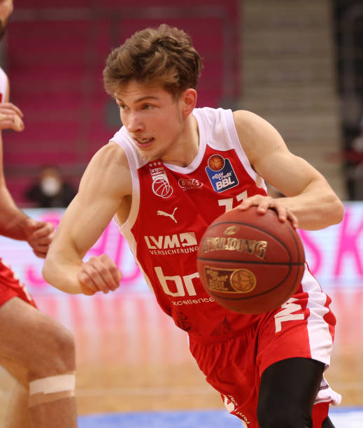 仅象征着两 仅象征着两